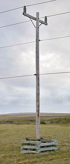 32_0375_phone pole1_USM